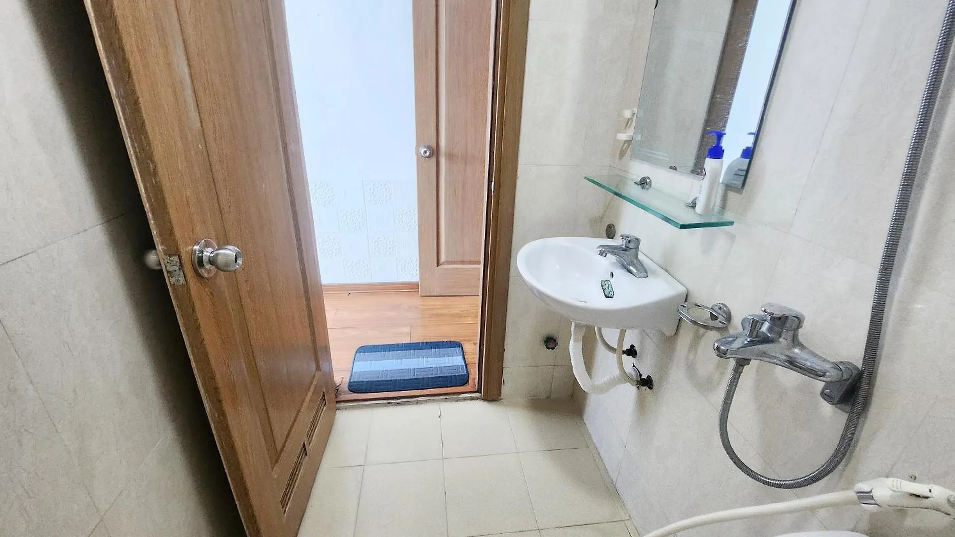 Sea View Apartment My Khe Beach Da Nang 0*,